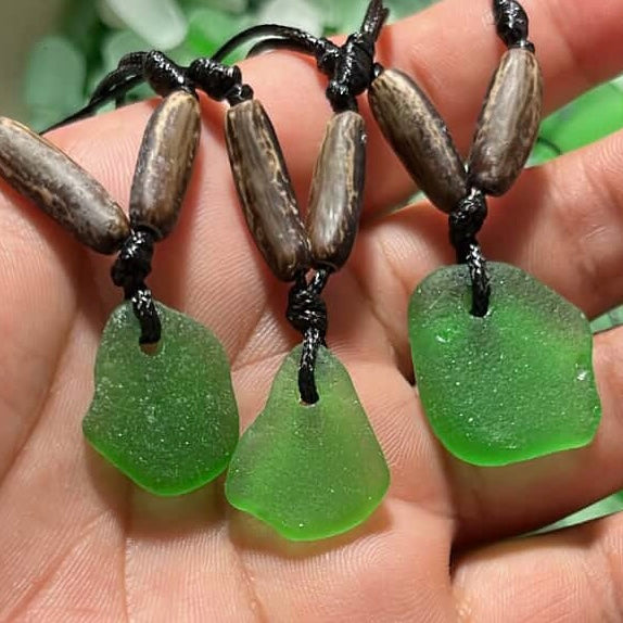 Adjustable Necklace - Sea Glass & Flamboyant Seeds